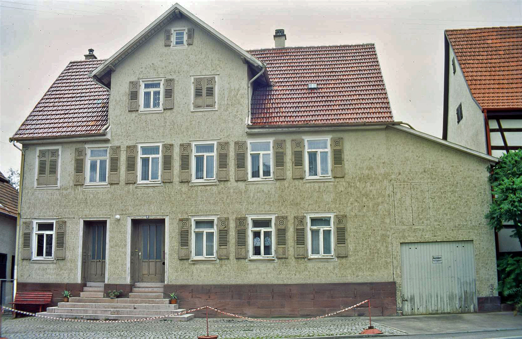 Haus vom Mechanikermeister Wilhelm Dengler in der Wöllhauser Str., 1994 (Foto: Gertrud Schmid)