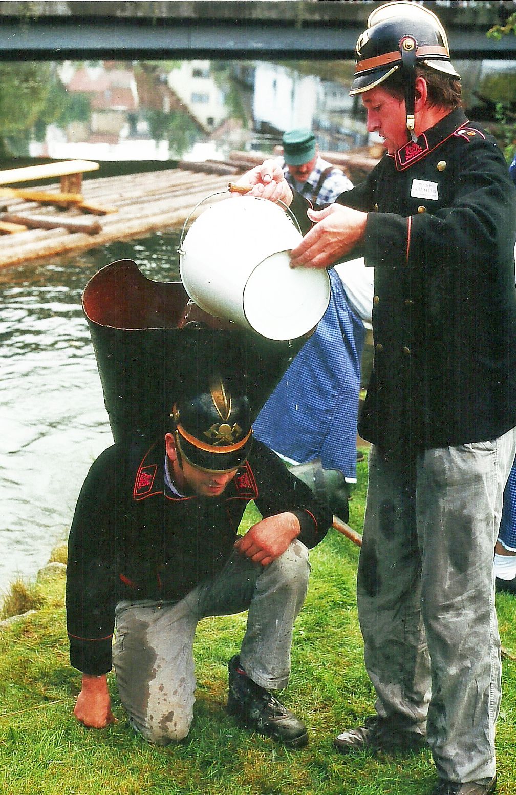 750 Jahre Wöllhausen - Wassertransport zum Löschen