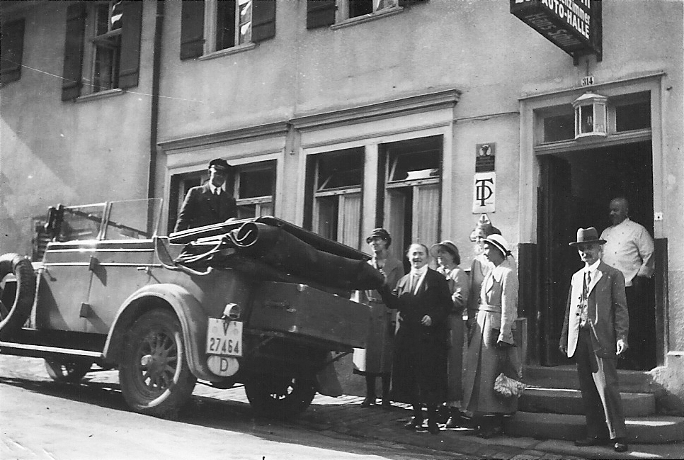 Waldhorneingang, Auto mit Gästen , um 1931